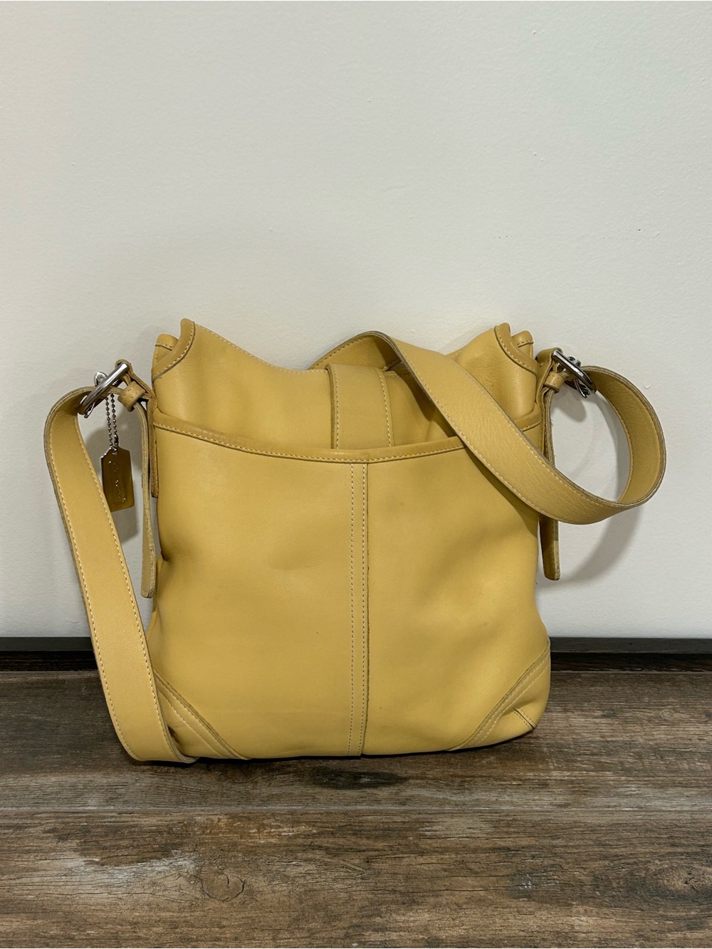 Y2K Coach 9480 Leather Soft Yellow Two-Way Soho Shoulder/Crossbody Bag Buckle - Picture 3 of 13